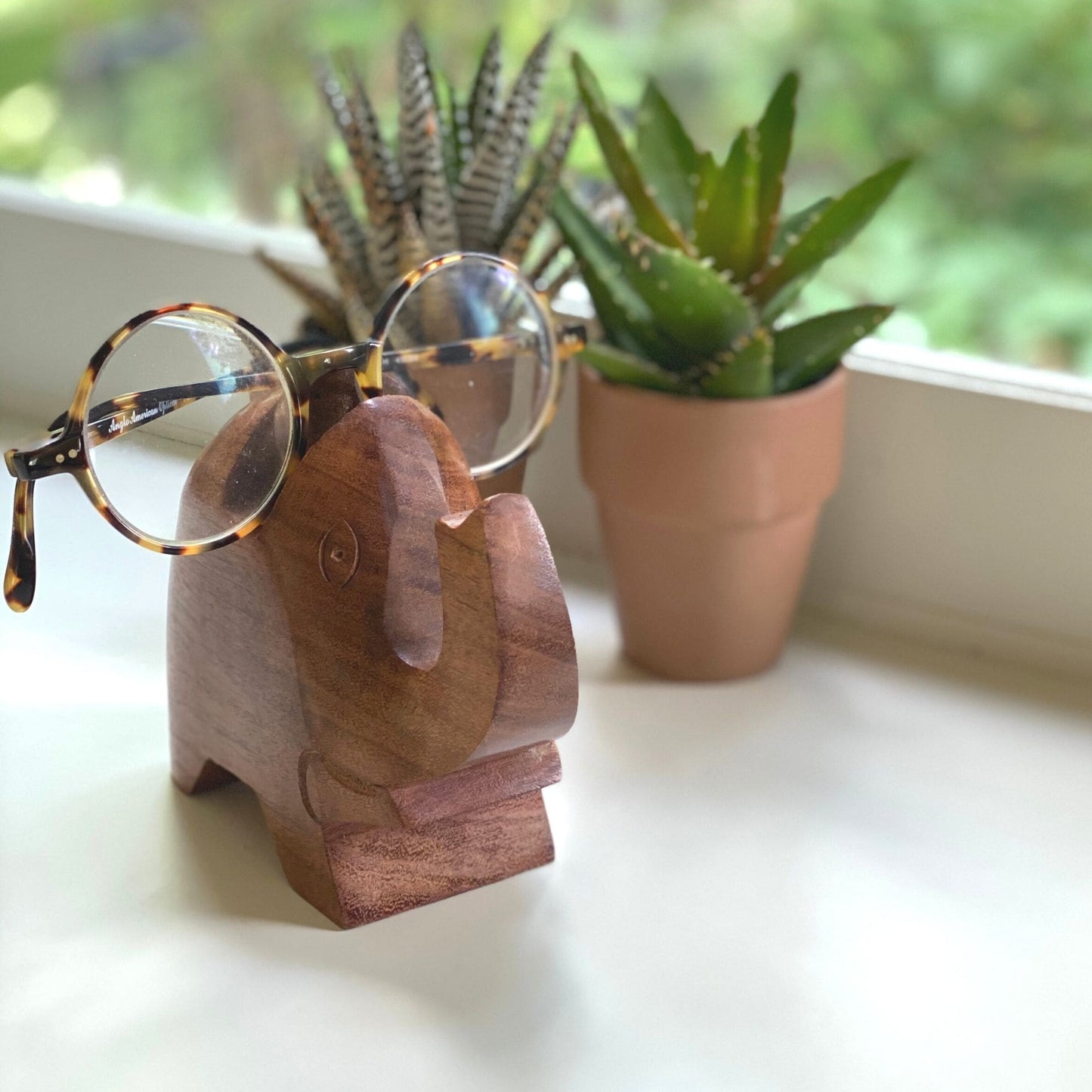 Elephant Eyeglass Acacia Wood Stand